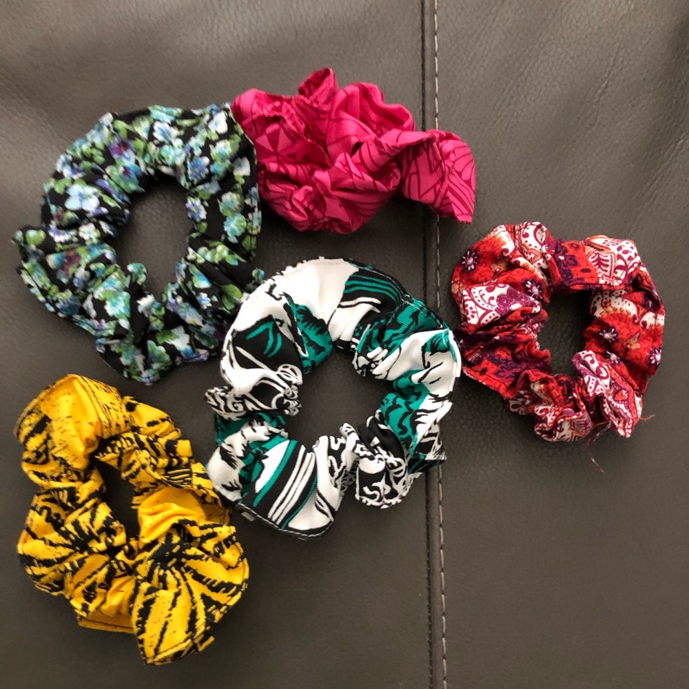 Set of 5 scrunchies